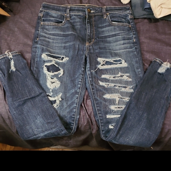 American Eagle 12 Distressed Jeans - Picture 2 of 2